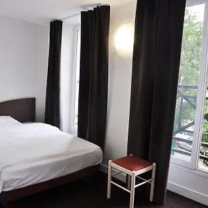 De La Tour 2*, Paris France